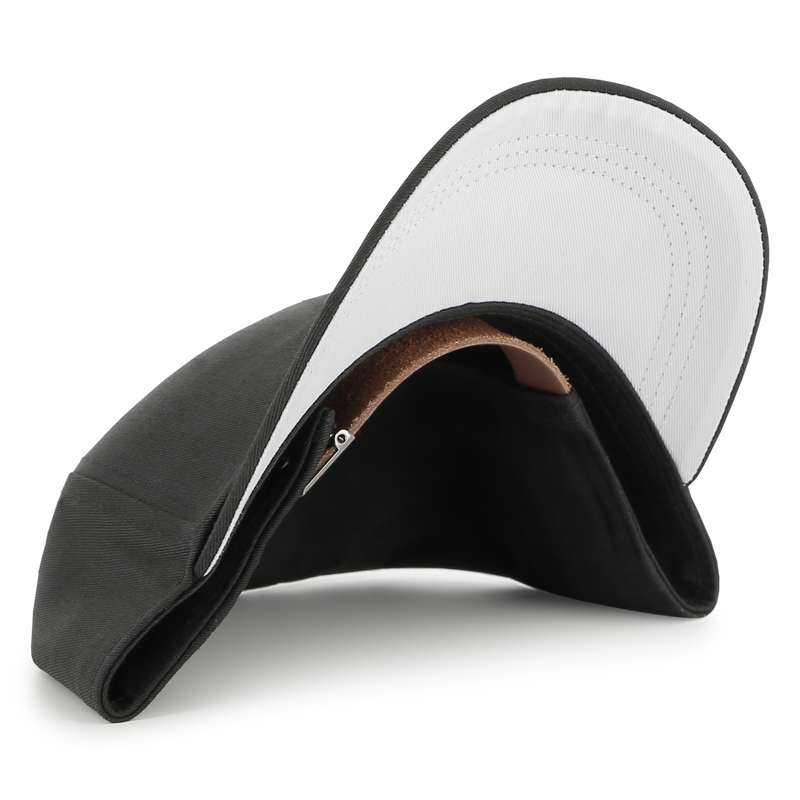 Cap with adjustable fastening. BOSS 
                    BOY