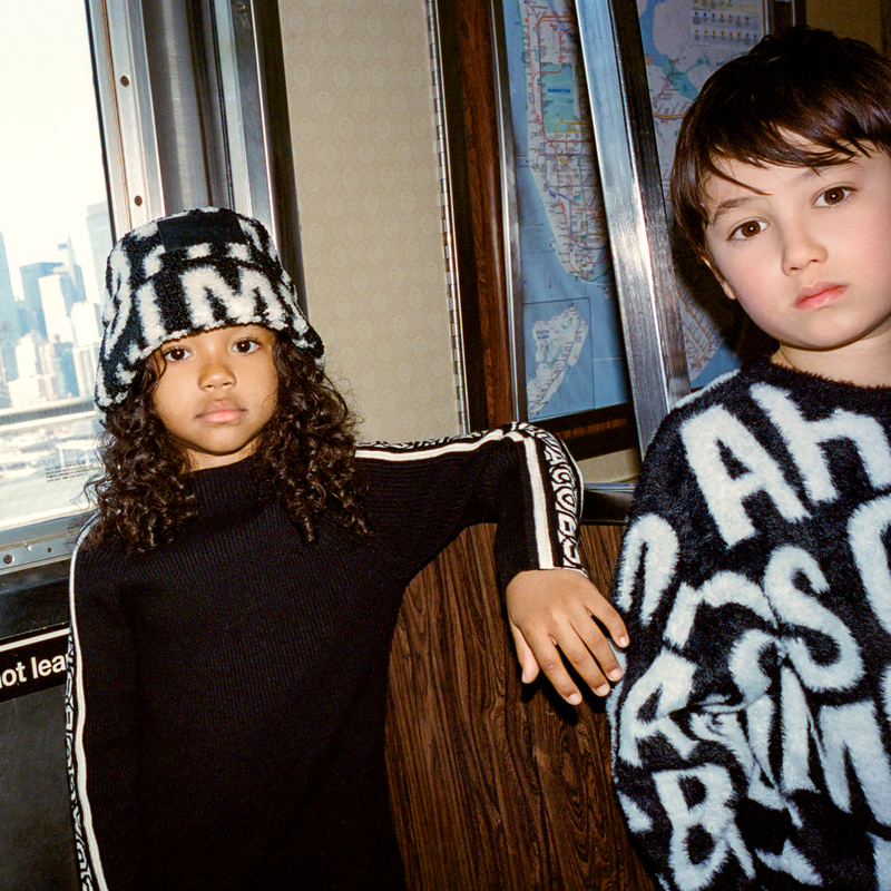 Fluffy Fleece Bucket Hat THE MARC JACOBS 
                    UNISEX